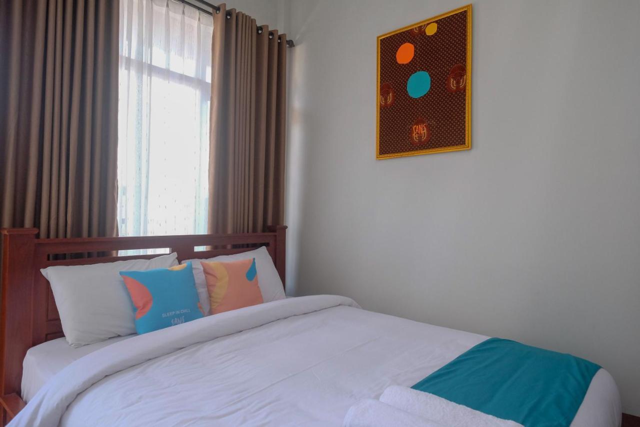 Sans Hotel Kumbang Yogyakarta By Reddoorz Exterior foto
